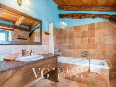 Villa Giselle Bathroom