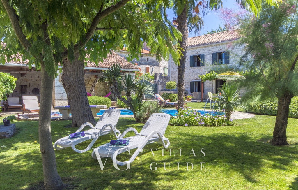 Villa Captain Morgan Additional content