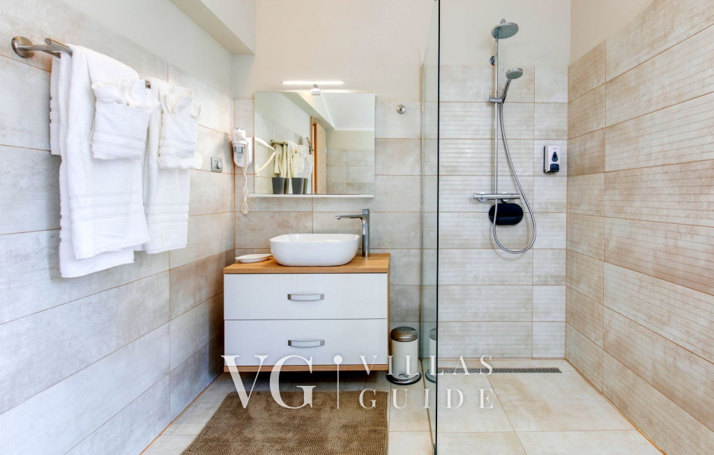 Villa Fior Di Lavanda Bathroom