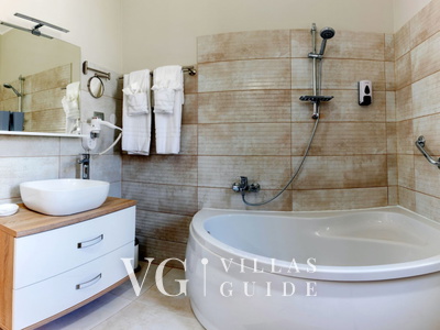 Villa Fior Di Lavanda Bathroom