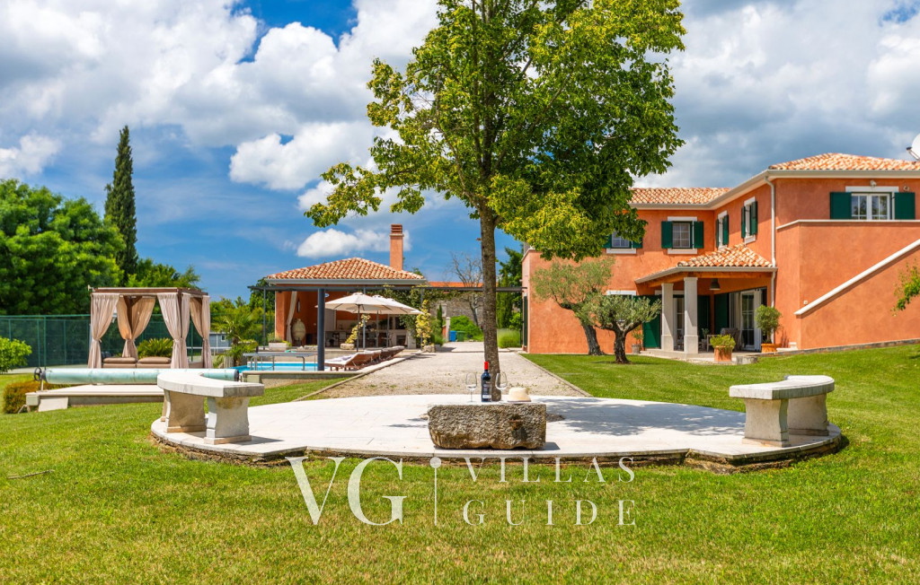 Villa Village Garden and property exterior