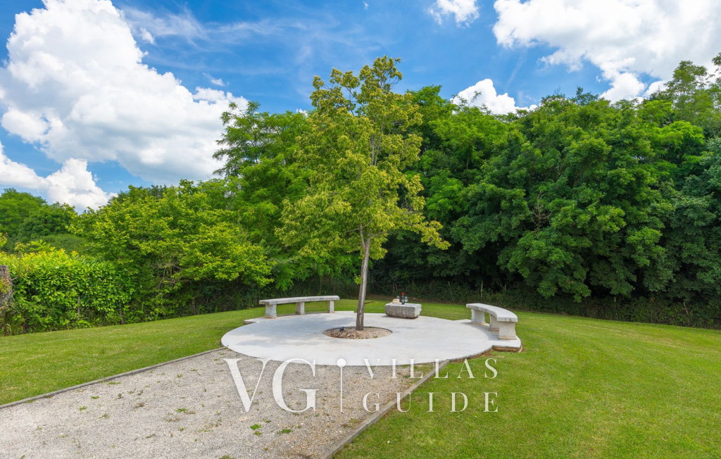 Villa Village Additional content