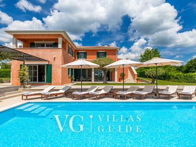 Villa Village Pool