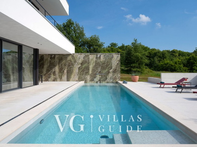 She Luxury Villa Pool