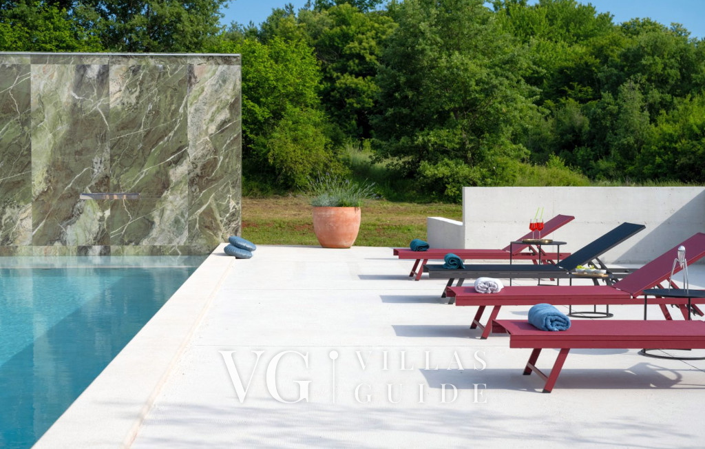 She Luxury Villa Pool