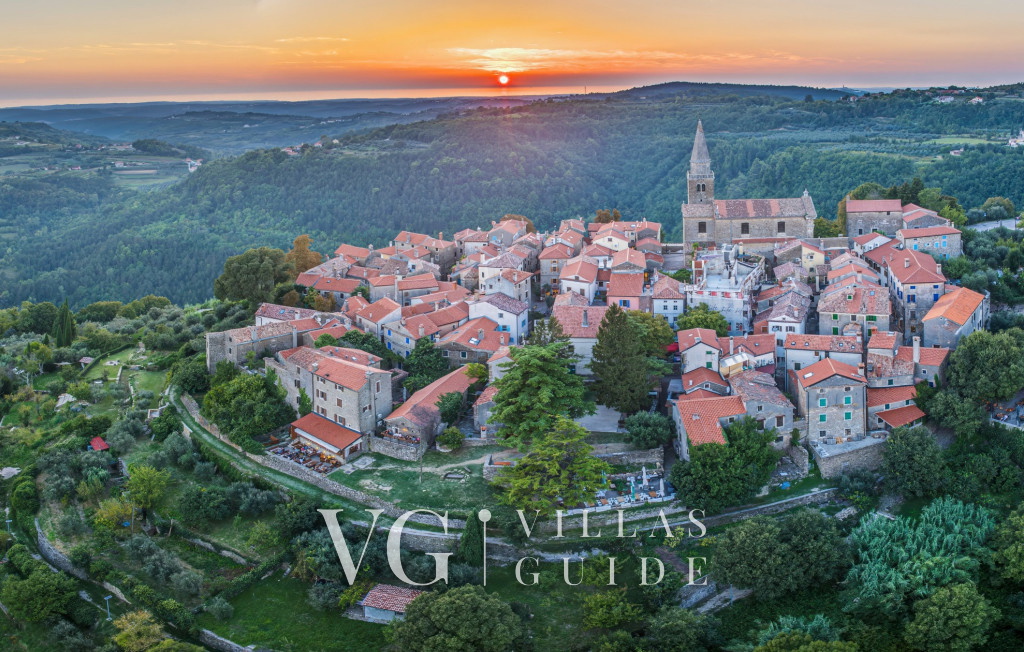 She Luxury Villa micro_location