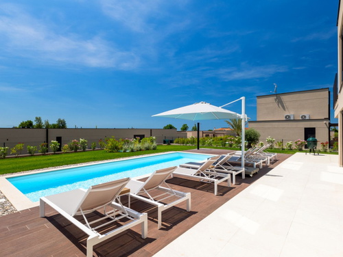 Villa Rosalie with Sauna & Pool