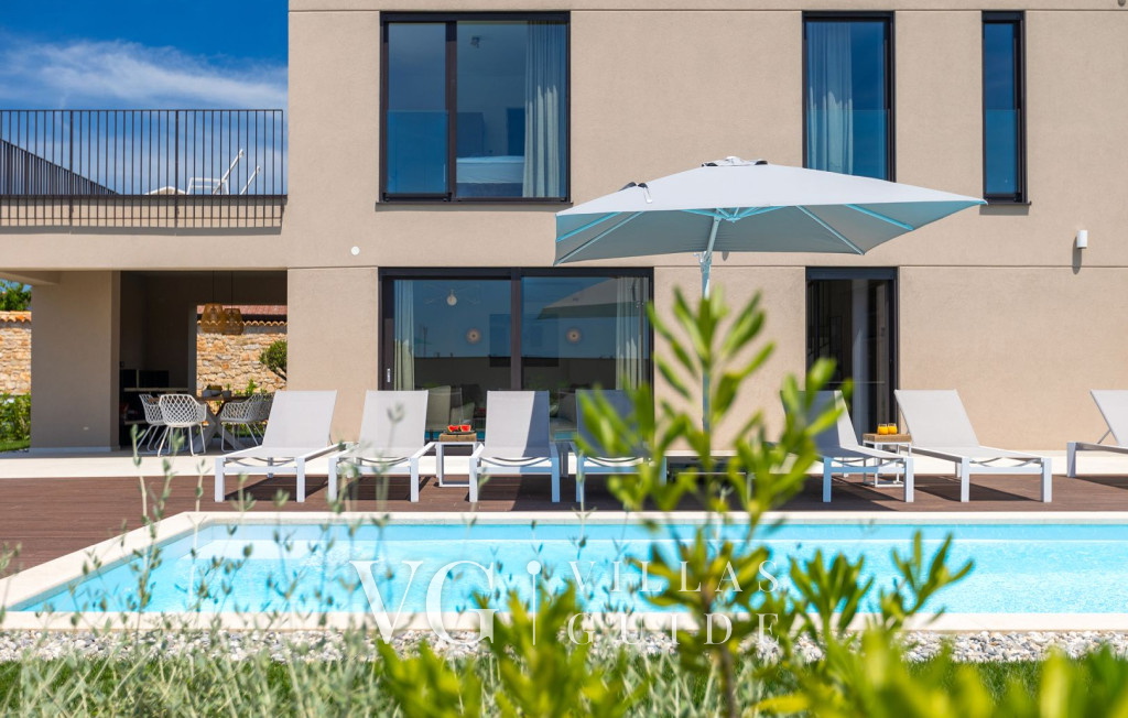 Villa Rosalie with Sauna & Pool Pool