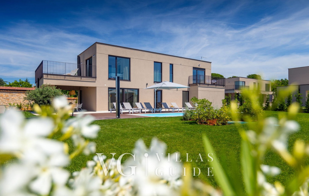 Villa Rosalie with Sauna & Pool