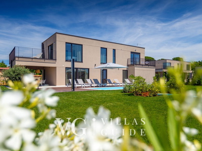 Villa Rosalie with Sauna & Pool