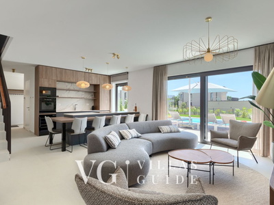 Villa Rosalie with Sauna & Pool Wohnzimmer