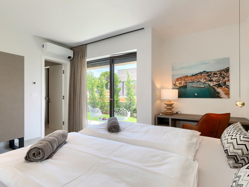 Villa Rosalie with Sauna & Pool