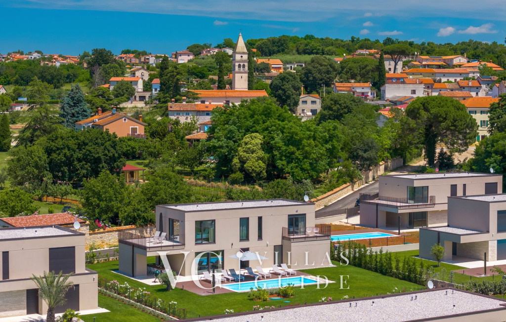 Villa Rosalie with Sauna & Pool Garten und Außenbereich