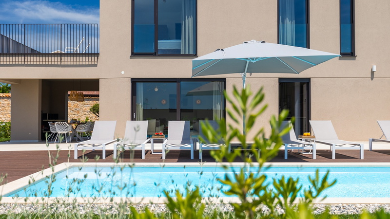 Villa Rosalie with Sauna & Pool