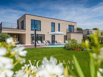 Villa Rosalie with Sauna & Pool