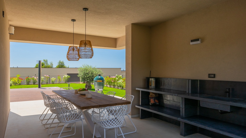 Villa Rosalie with Sauna & Pool