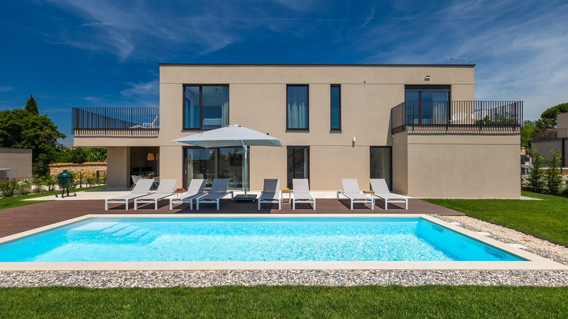 Villa Rosalie with Sauna & Pool