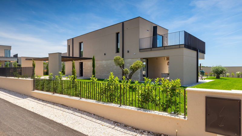Villa Rosalie with Sauna & Pool
