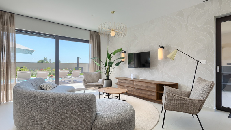 Villa Rosalie with Sauna & Pool