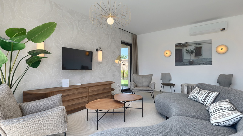 Villa Rosalie with Sauna & Pool