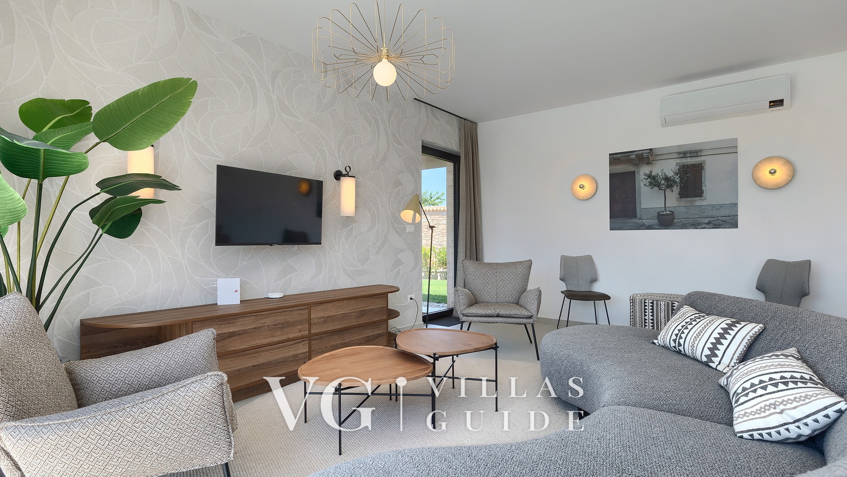 Villa Rosalie with Sauna & Pool Wohnzimmer