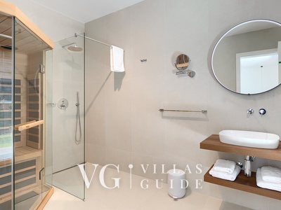 Villa Rosalie with Sauna & Pool wellness