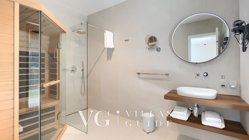 Villa Rosalie with Sauna & Pool wellness