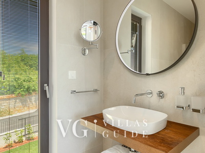 Villa Rosalie with Sauna & Pool Bathroom