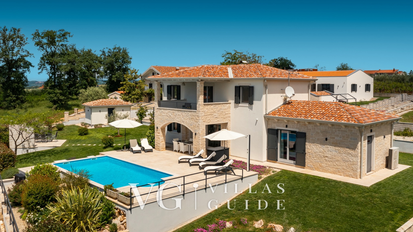 Villa Marika Garden and property exterior