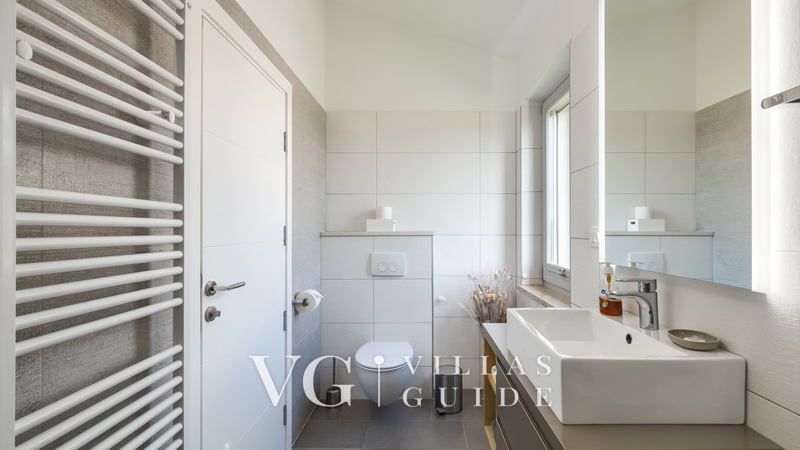 Villa Marika Bathroom