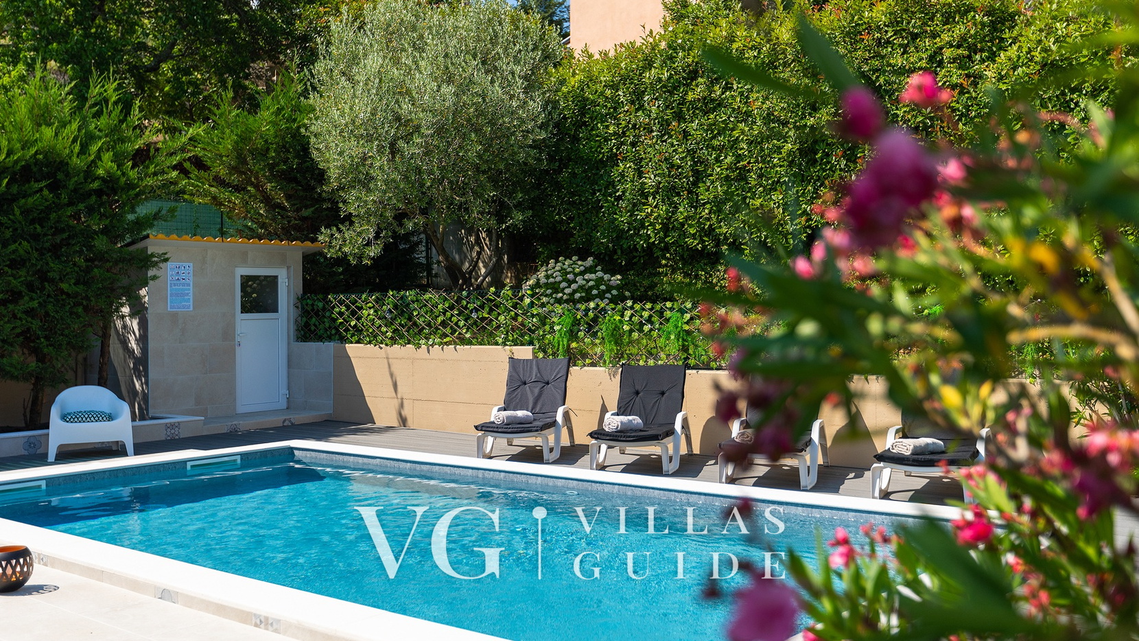 Casa Garden Contesses Piscina