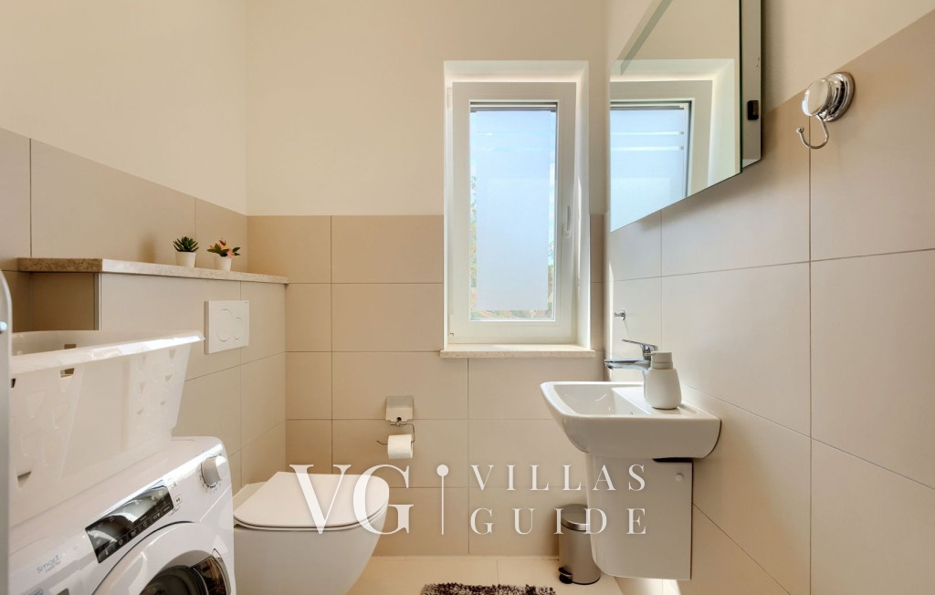 Villa Casa Nova Guest toilet