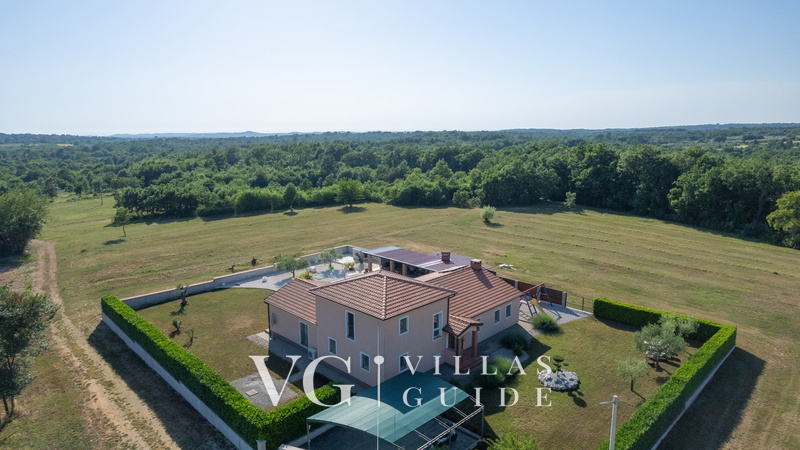 Villa Sv. Anna Garden and property exterior