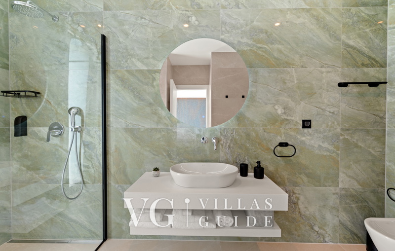 Villa Parenzo I Bathroom