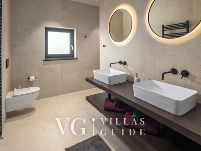 Villa Istar Bathroom