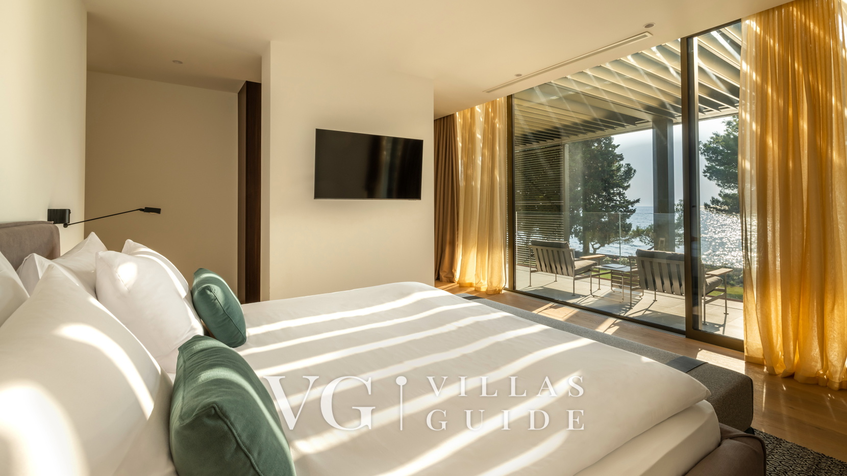 Pical Beach House Bedroom