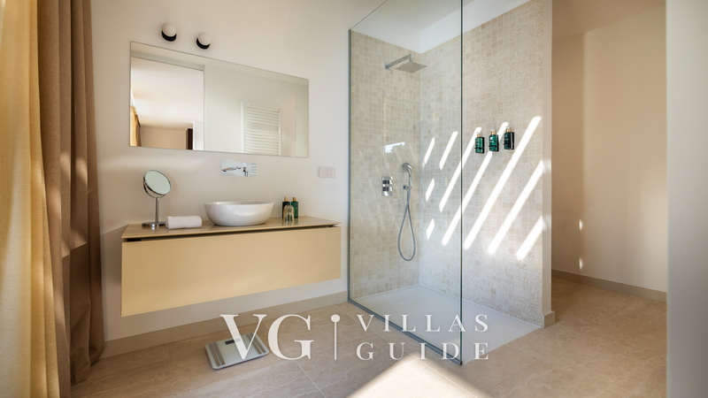 Pical Beach House Bathroom