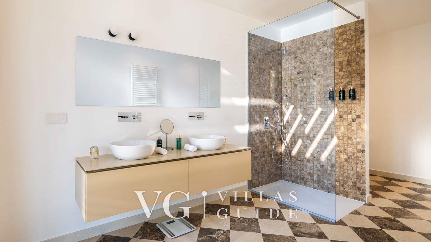 Pical Beach House Bathroom