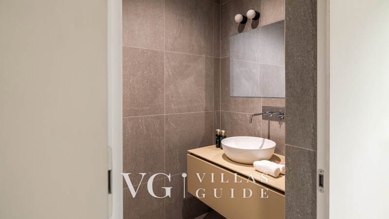 Pical Beach House Bathroom