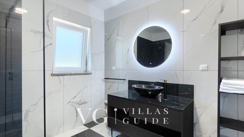 Villa Rhapsody Kupaonica