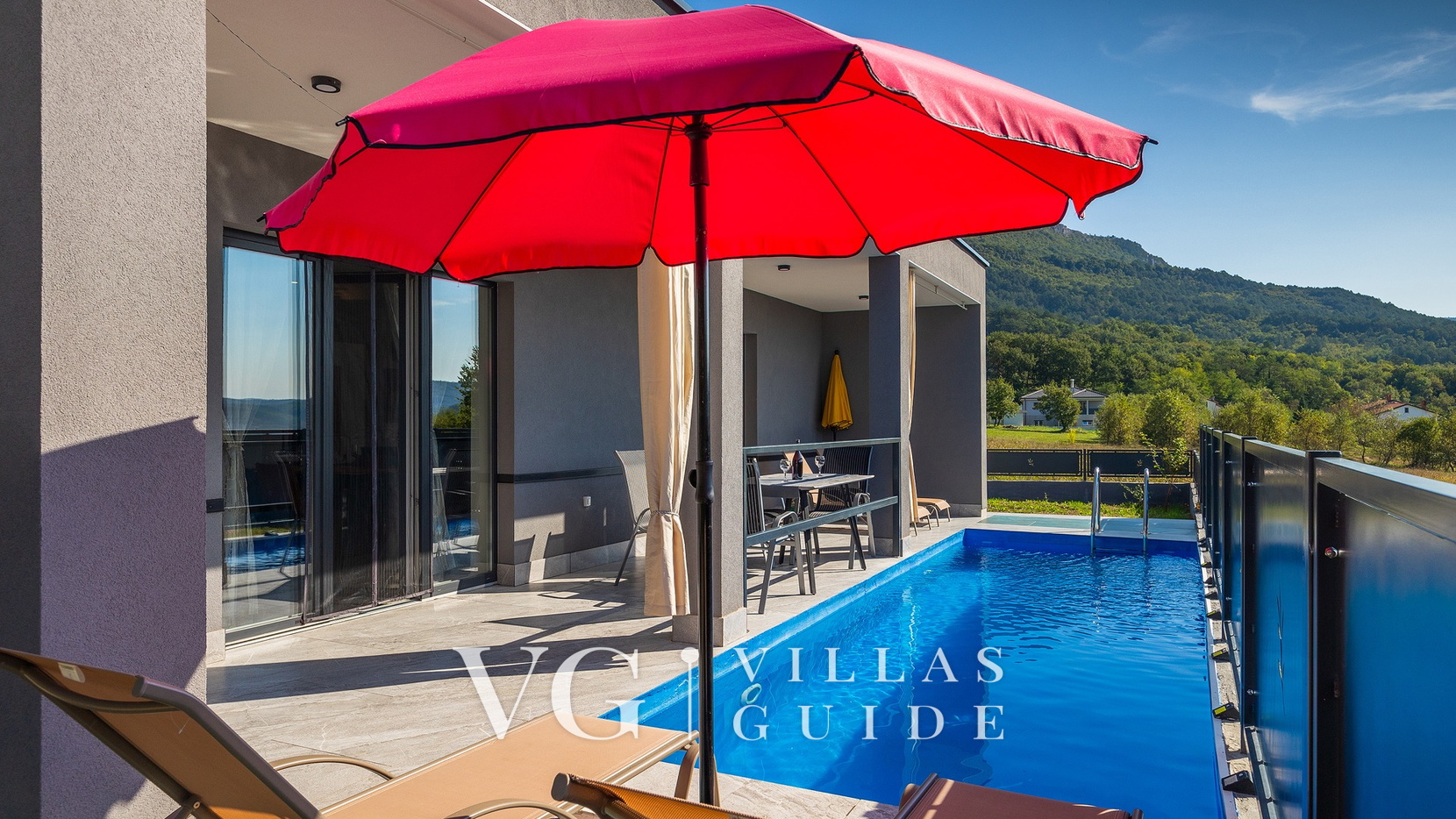 Villa Rhapsody Bazen