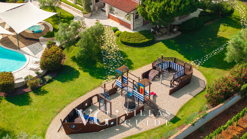 Villa Omo Garden and property exterior