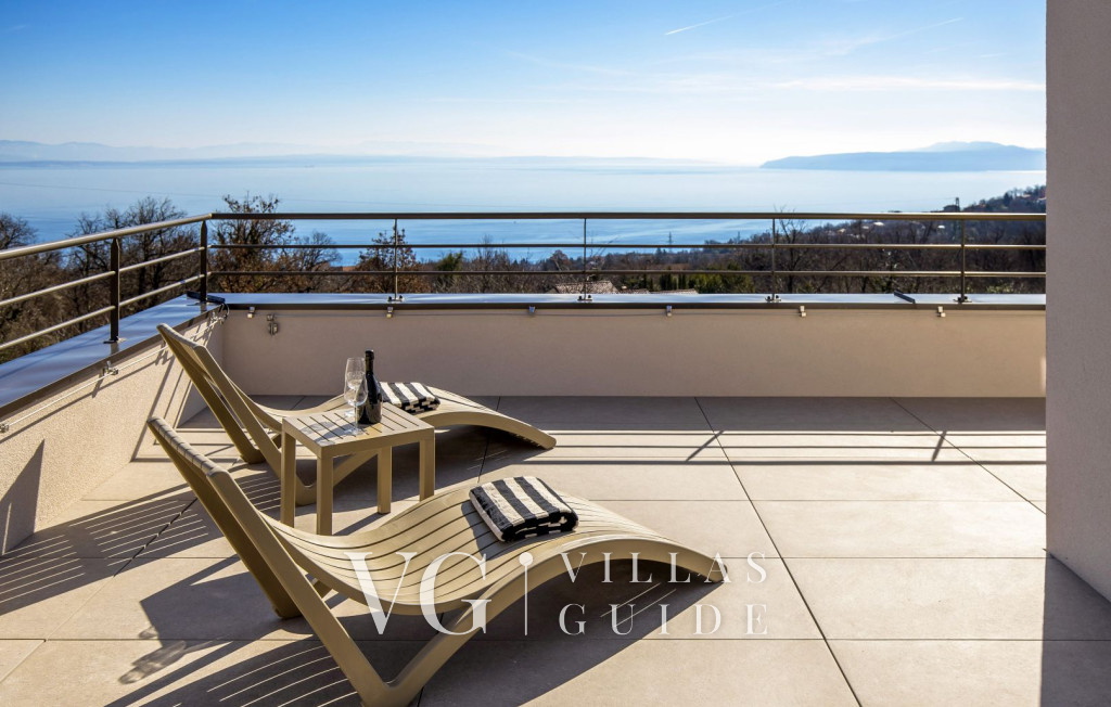 Casa Fani with seaview & pool & wellness