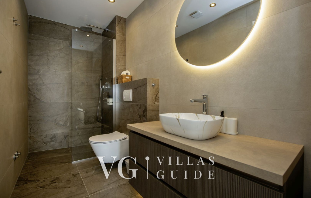 Casa Fani with seaview & pool & wellness Bathroom