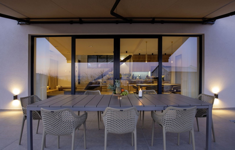 Casa Fani with seaview & pool & wellness