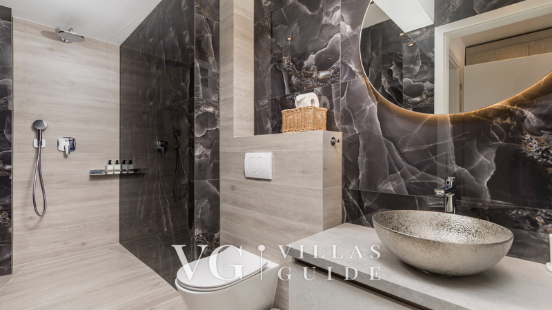 Casa Fani with seaview & pool & wellness Bathroom