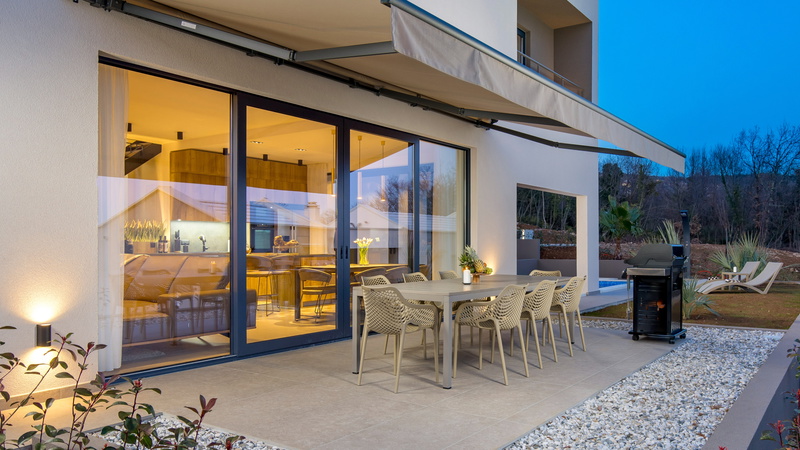 Casa Fani with seaview & pool & wellness