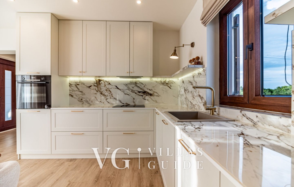 Modern Istrian Villa Lere with Pool, BBQ Lounge & Activities Küche