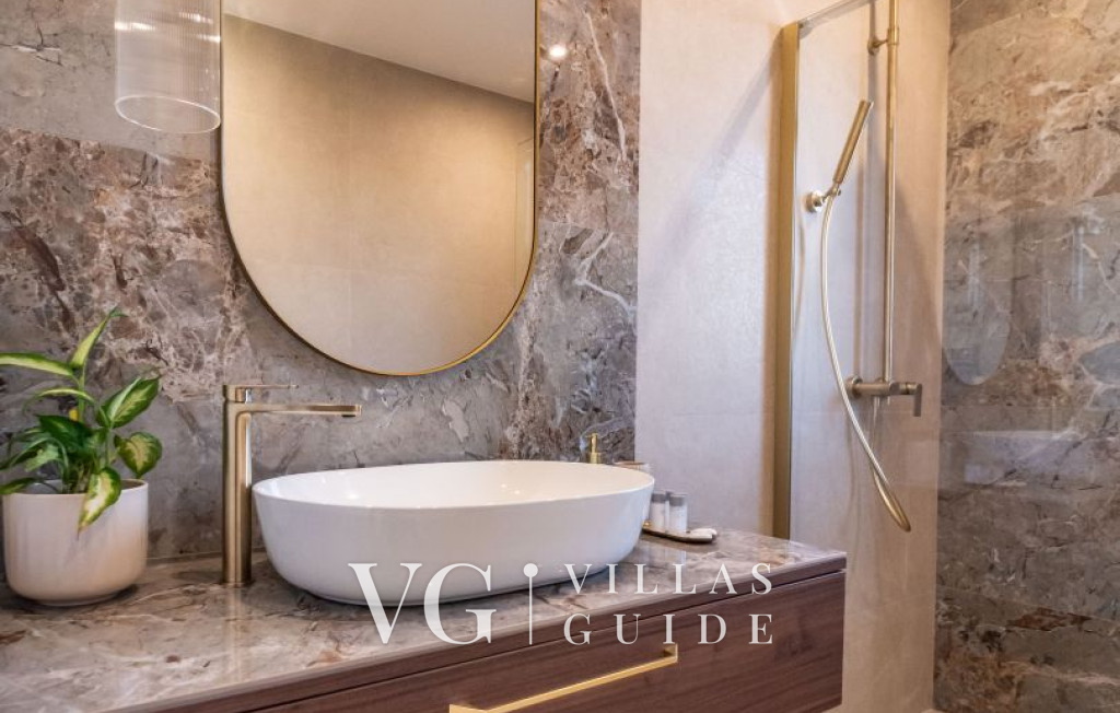 Modern Istrian Villa Lere with Pool, BBQ Lounge & Activities Badezimmer