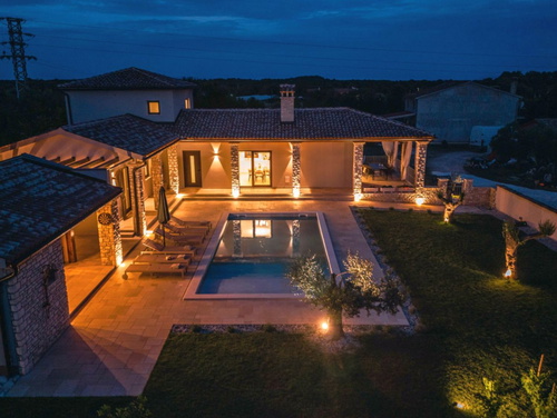 Modern Istrian Villa Lere with Pool, BBQ Lounge & Activities